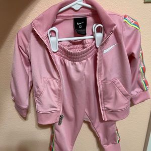 Nike 9M Infant Jumpsuit. Pet friendly home. Never worn, just washed once.